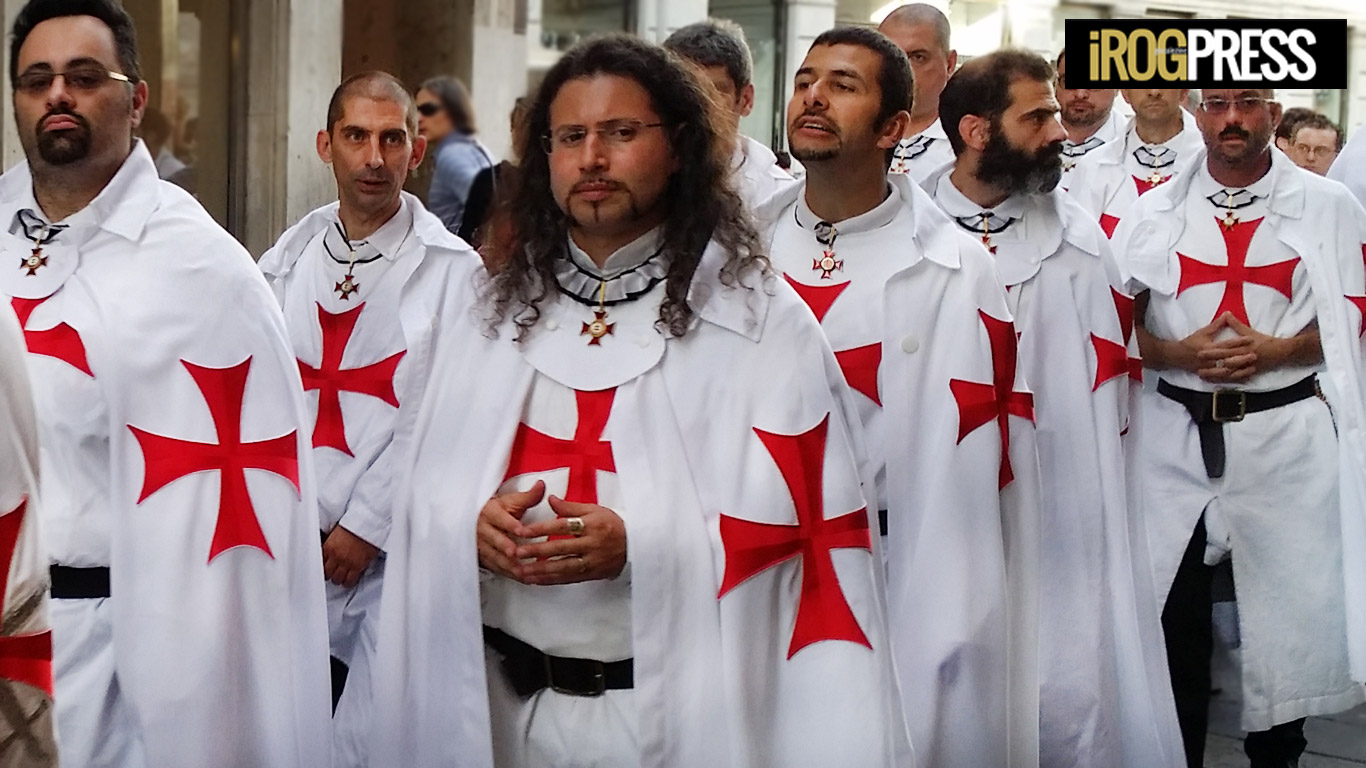 TEMPLARI SFILANO A PADOVA: PASSEGGIATA SILENZIOSA PER LA FEDE