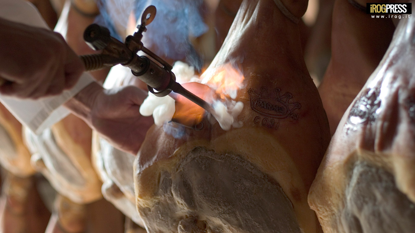 PROSCIUTTO DI PARMA GUSTARE FRA TOUR ENOGASTRONOMICI E FESTIVAL DEDICATO