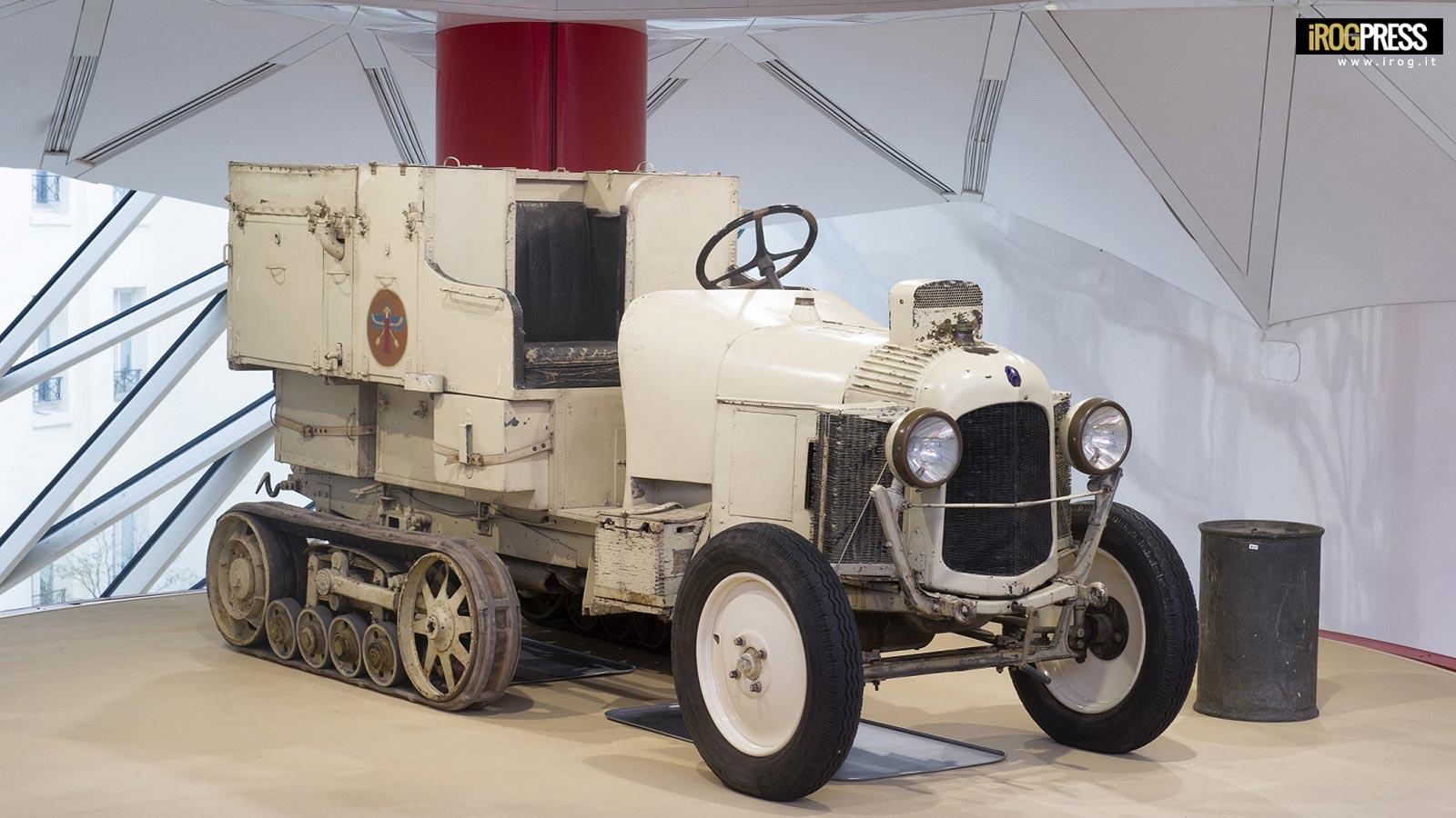 SCARABÉE D’OR, UNA SFIDA PER I GIOVANI: L’AUTOCINGOLATO RICOSTRUITO PER IL CENTENARIO CITROËN È STATO CONSEGNATO