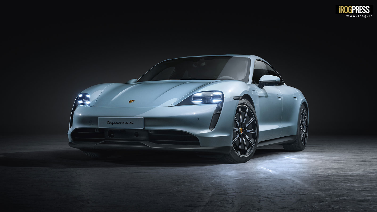 PORSCHE AMPLIA LA GAMMA DI SPORTIVE A TRAZIONE ELETTRICA CON LA TAYCAN 4S