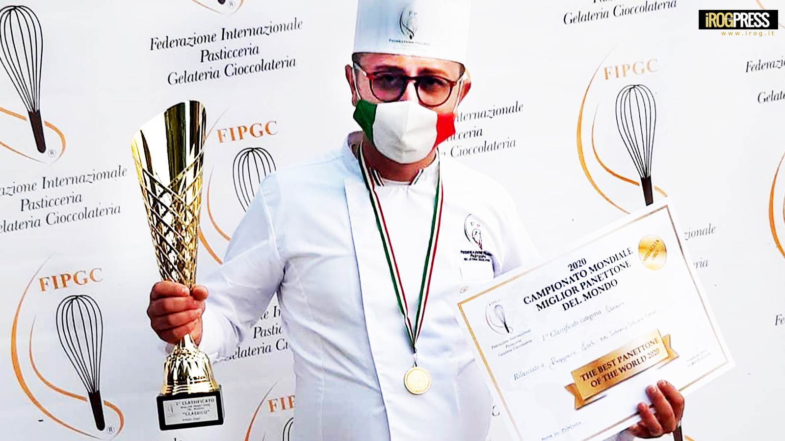 AL NEO MAESTRO RUGGIERO CARLI LA MEDAGLIA D’ORO PER IL MIGLIOR PANETTONE AL MONDO