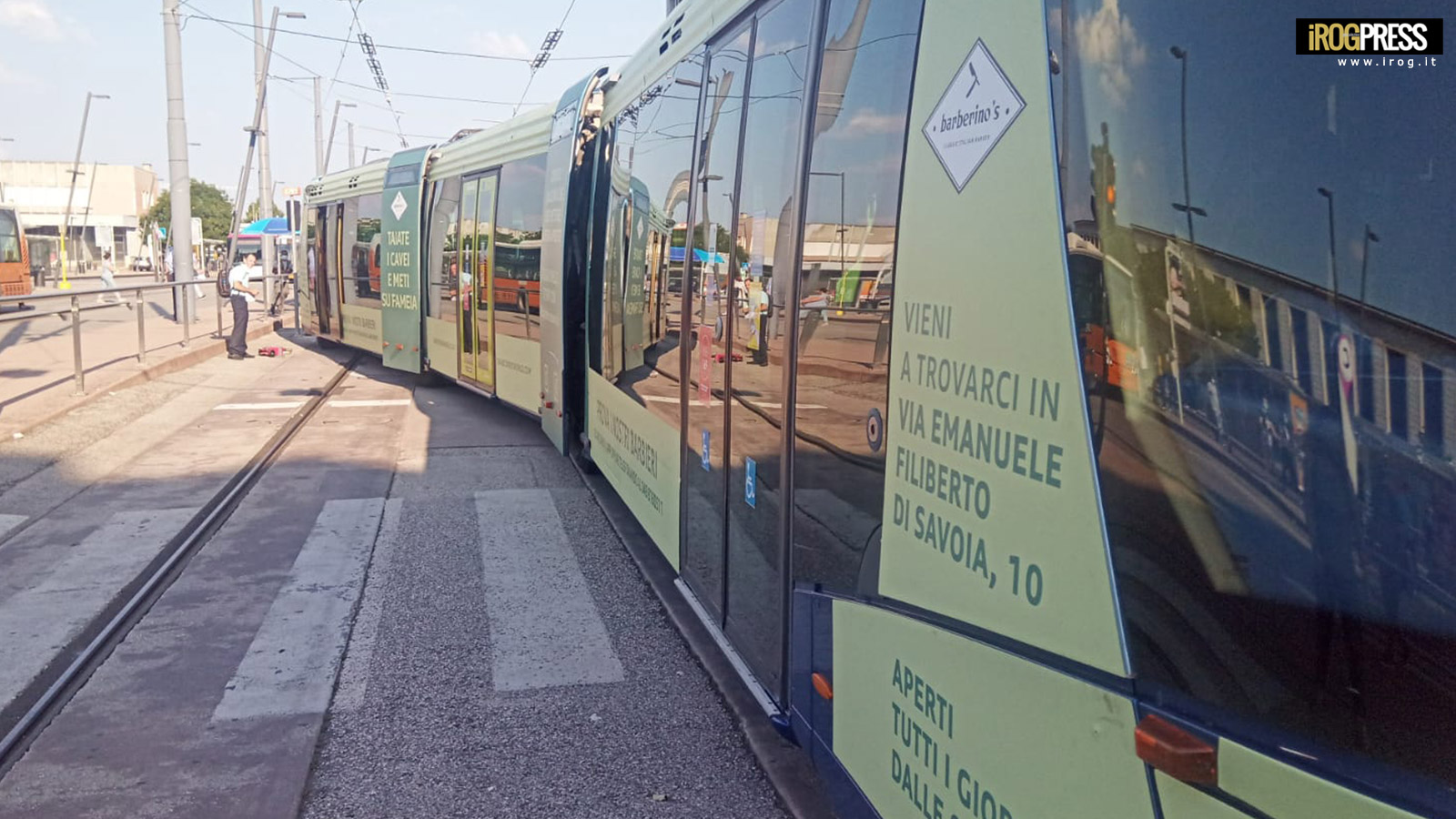 DERAGLIA IL TRAM DI PADOVA, I PADOVANI NON SEMBRANO APPREZZARLO MOLTO