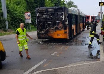 PADOVA, BUS A METANO IN FIAMME