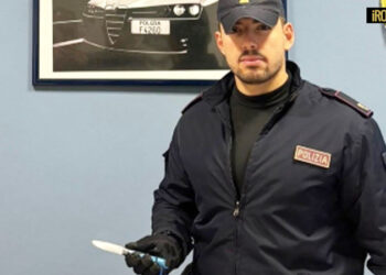 PADOVA, POLIZIA BLOCCA BABY RAPINATORI 15ENNI CHE PICCHIANO E MINACCIANO CON COLTELLO UN 14ENNE