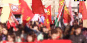 PROTESTE STUDENTESCHE: A TORINO TENSIONI IN PIAZZA E 15 AGENTI IN OSPEDALE