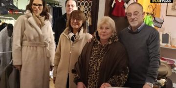 IL ROTARY CLUB PISCOPIA DONA 47 SCATOLE DI ABITI AL CHARITY SHOP DI PADOVA