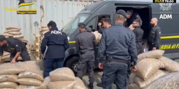 LOTTA AL TRAFFICO DI STUPEFACENTI, SEQUESTRATA OLTRE UNA TONNELLATA DI COCAINA AL PORTO DI GIOIA TAURO