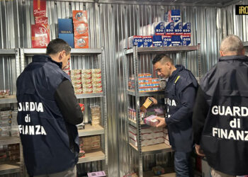 SEQUESTRATI OLTRE 16 MILIONI DI PRODOTTI DA FUMO TRA SIGARETTE ELETTRONICHE, CARTINE E FILTRI