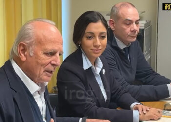 SIR3, RITARDI E DUBBI: L’OPPOSIZIONE ACCUSA DOPO LA MISSIONE A STRASBURGO