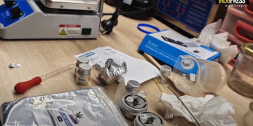 STUDENTE UNIVERSITARIO ARRESTATO: SCOPERTO UN LABORATORIO CLANDESTINO DI METANFETAMINA A NOVARA