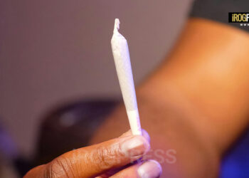 MINORENNE SORPRESO A CONSUMARE DROGA: PADOVA, IN CASA DOSI PER LO SPACCIO. MADRE DENUNCIATA PER FAVOREGGIAMENTO