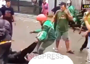 INDONESIA, TENTATA RAPINA FINISCE IN LINCIAGGIO: RESIDENTI FERMANO DUE LADRI ARMATI A SURABAYA