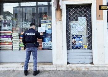 MINIMARKET IN RIVIERA BUSINELLO, SOSPESA LICENZA PER 120 GIORNI: VENDEVA VODKA A UNA 12ENNE E UNA 16ENNE
