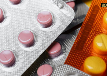 FALSIFICA RICETTE MEDICHE E RITIRA I FARMACI, DENUNCIATO