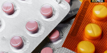 FALSIFICA RICETTE MEDICHE E RITIRA I FARMACI, DENUNCIATO