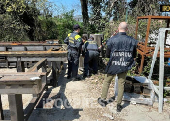 SEQUESTRATA UN’AREA INDUSTRIALE A ANCONA DI 343 METRI QUADRATI E 200 TONNELLATE DI RIFIUTI
