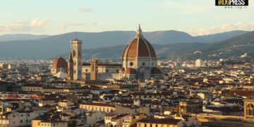 CARABINIERI LIBERI DAL SERVIZIO ARRESTANO 5 BORSEGGIATRICI