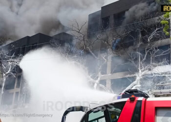 TRAGEDIA: AEREO AIR INDIA PRECIPITA DOPO IL DECOLLO DA AHMEDABAD, 242 PERSONE A BORDO