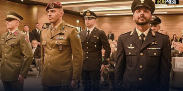 NUOVI PILOTI SUI CIELI ITALIANI. MATTARELLA ALLA CERIMONIA DI CONSEGNA DELLA AQUILE DI PILOTA MILITARE