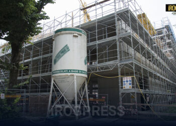 PRENDE FORMA IL CENTRO CULTURALE DU30 ALL’ARCELLA, SOPRALLUOGO ODIERNO: STRUTTURA EDIFICIO QUASI COMPLETATA