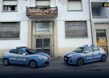 PADOVA, BLITZ DELLA POLIZIA IN VIA SARPI: SGOMBERATA PALAZZINA OCCUPATA ABUSIVAMENTE DA OTTO PERSONE