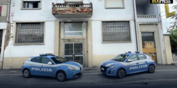 PADOVA, BLITZ DELLA POLIZIA IN VIA SARPI: SGOMBERATA PALAZZINA OCCUPATA ABUSIVAMENTE DA OTTO PERSONE