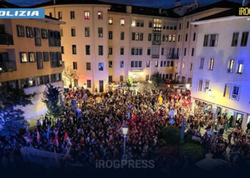 CORTEO PER GLI ATTIVISTI FERMATI: TENSIONE SOTTO LA QUESTURA A PADOVA E BLOCCHI AL TRAFFICO