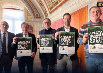 PADOVA LANCIA “A NATALE COMPRA SOTTO CASA”:LA CAMPAGNA CHE VALORIZZA I NEGOZI DI QUARTIERE E IL COMMERCIO DI VICINATO