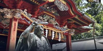 IL MONTE TAKAO E LA “CITTÀ DEI GELSI”: ALLA SCOPERTA DI UNA DELLE MONTAGNE PIÙ FREQUENTATE AL MONDO